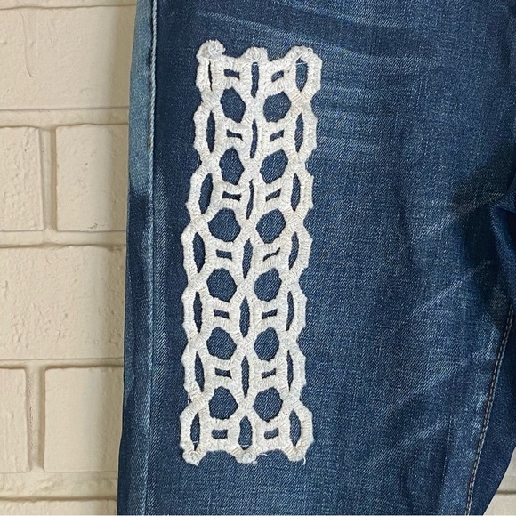 Free People Artisan De Luxe Womens Low Rise Jeans Sz 27 Embroidered Patch Denim - Picture 3 of 10
